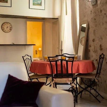 Ah! Charme Et Authentique Avec Parking Apartment